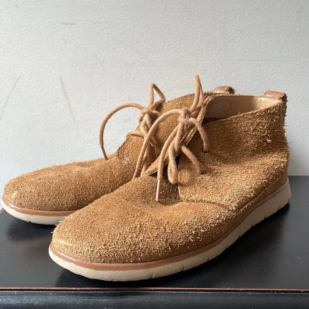 Ugg men's tread light lace up chukka leather boots size 11
